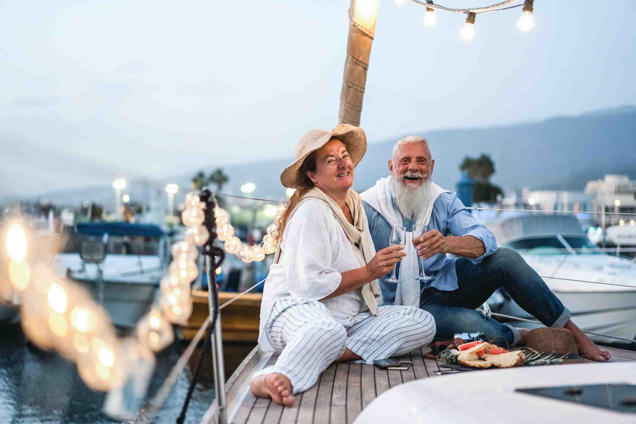 What To Expect From A Dubai Luxury Yacht Charter Experience