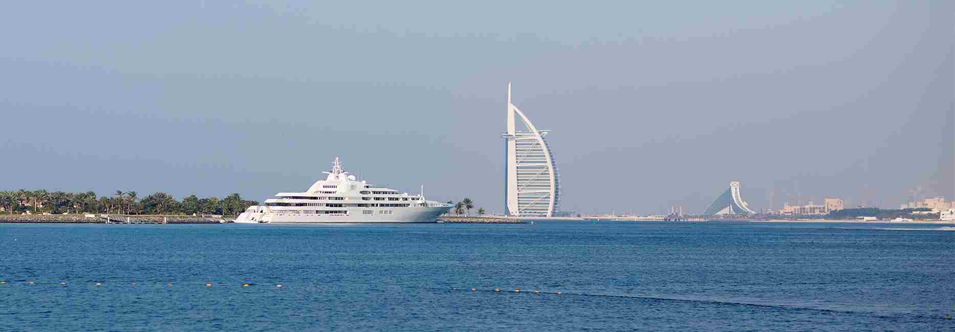 What Makes A Yacht Cruise In Dubai A Must-Do Experience For Tourists