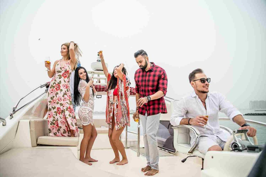 Top 10 Yacht Party Dubai Themes Trending This Year