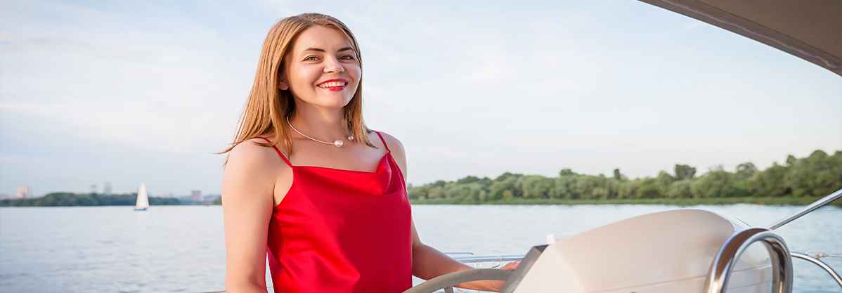 What To Expect From A Dubai Luxury Yacht Charter Experience