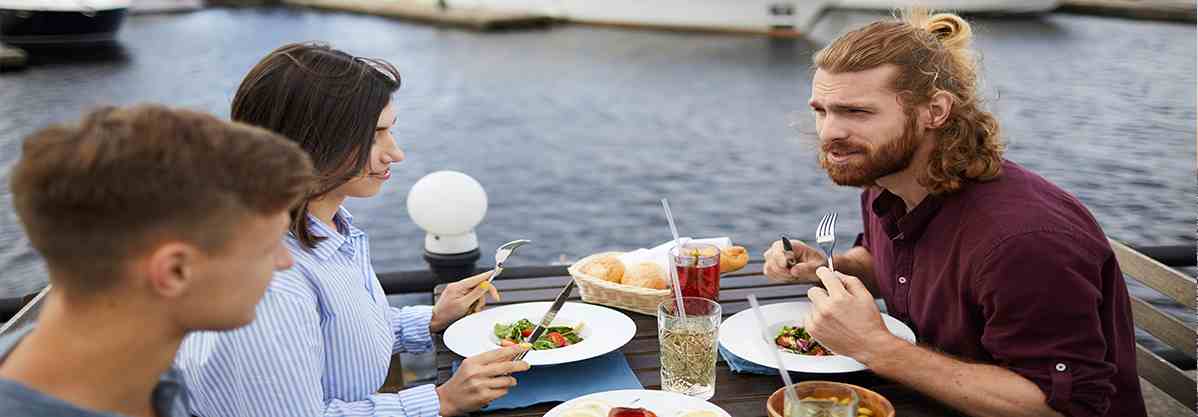 Luxury Yacht Charter Dubai Experiences That Go Beyond Just Sailing