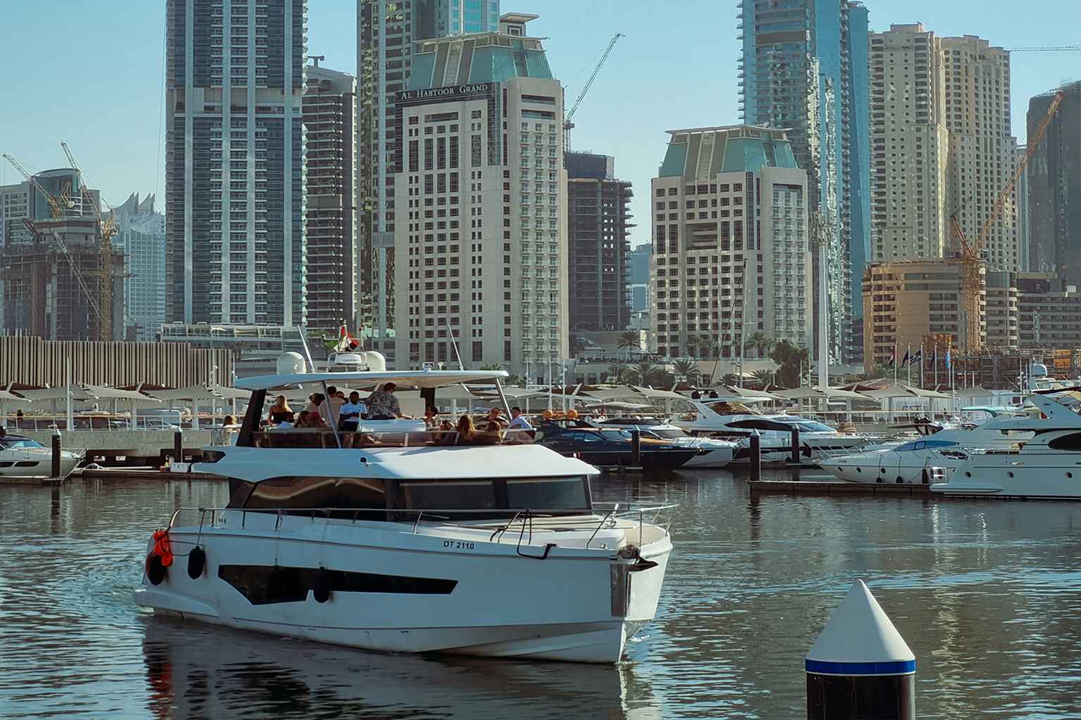 Yacht Rental Dubai Marina Price Breakdown: What You Pay Vs What You Actually Get