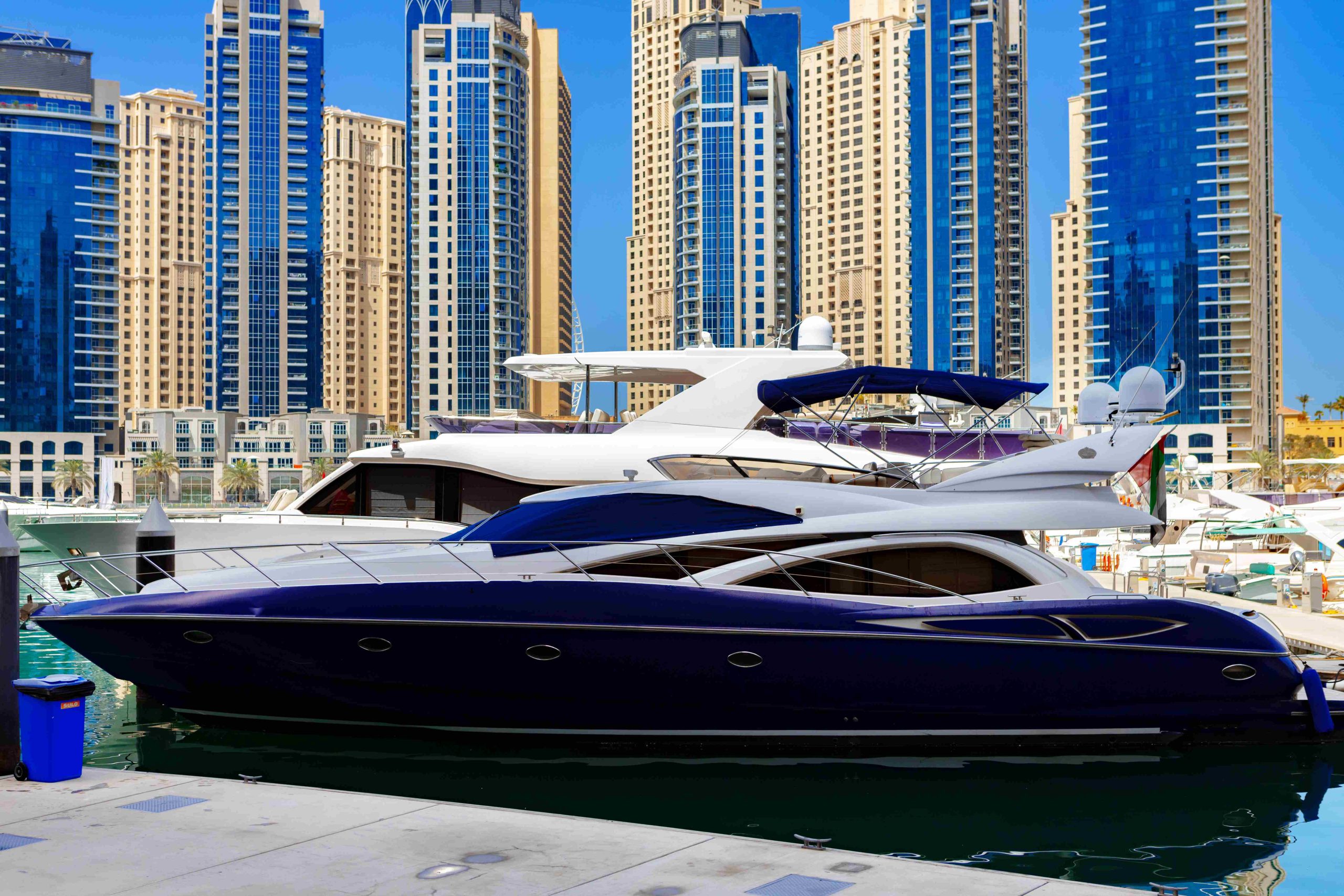 Dubai Private Yacht Rental: What to Expect On The Board