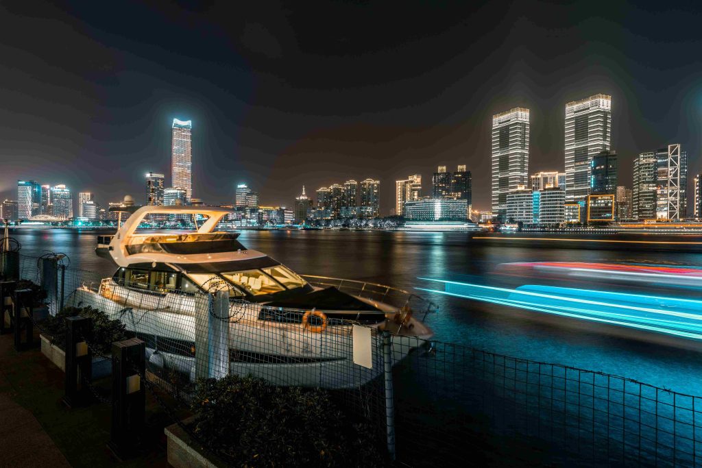 Yachts in Dubai for Rent: Best Cruising Routes You Shouldn’t Miss